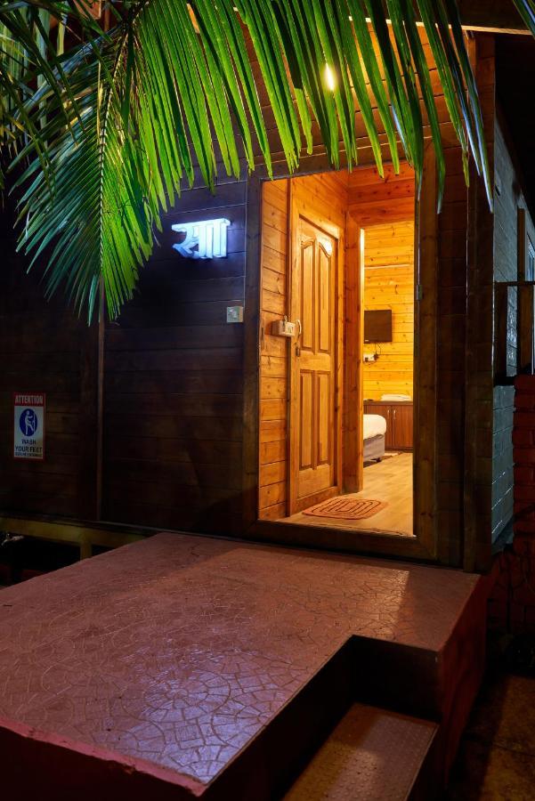 Tranquil Beach Resort Harihareshwar Экстерьер фото